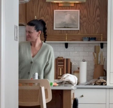 Marie-Ève Janvier danse joyeusement dans sa cuisine, filmée sans le savoir 4 Marie-Ève Janvier danse joyeusement dans sa cuisine, filmée sans le savoir Capture decran 2025 03 17 145405 Marie-Ève Janvier danse joyeusement dans sa cuisine, filmée sans le savoir