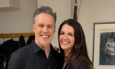 Capture decran 2025 03 25 122015 e1742919734528 Marie-Eve Janvier et Jean-François Breau attirent l’attention avec leur élégance à la première de leur émission