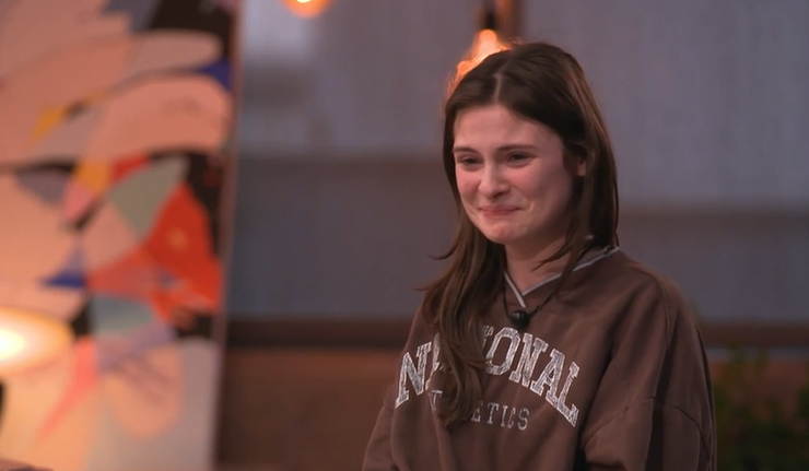 Capture decran 2025 03 26 150323 En larmes, Mia offre une performance bouleversante dédiée à sa meilleure amie décédée