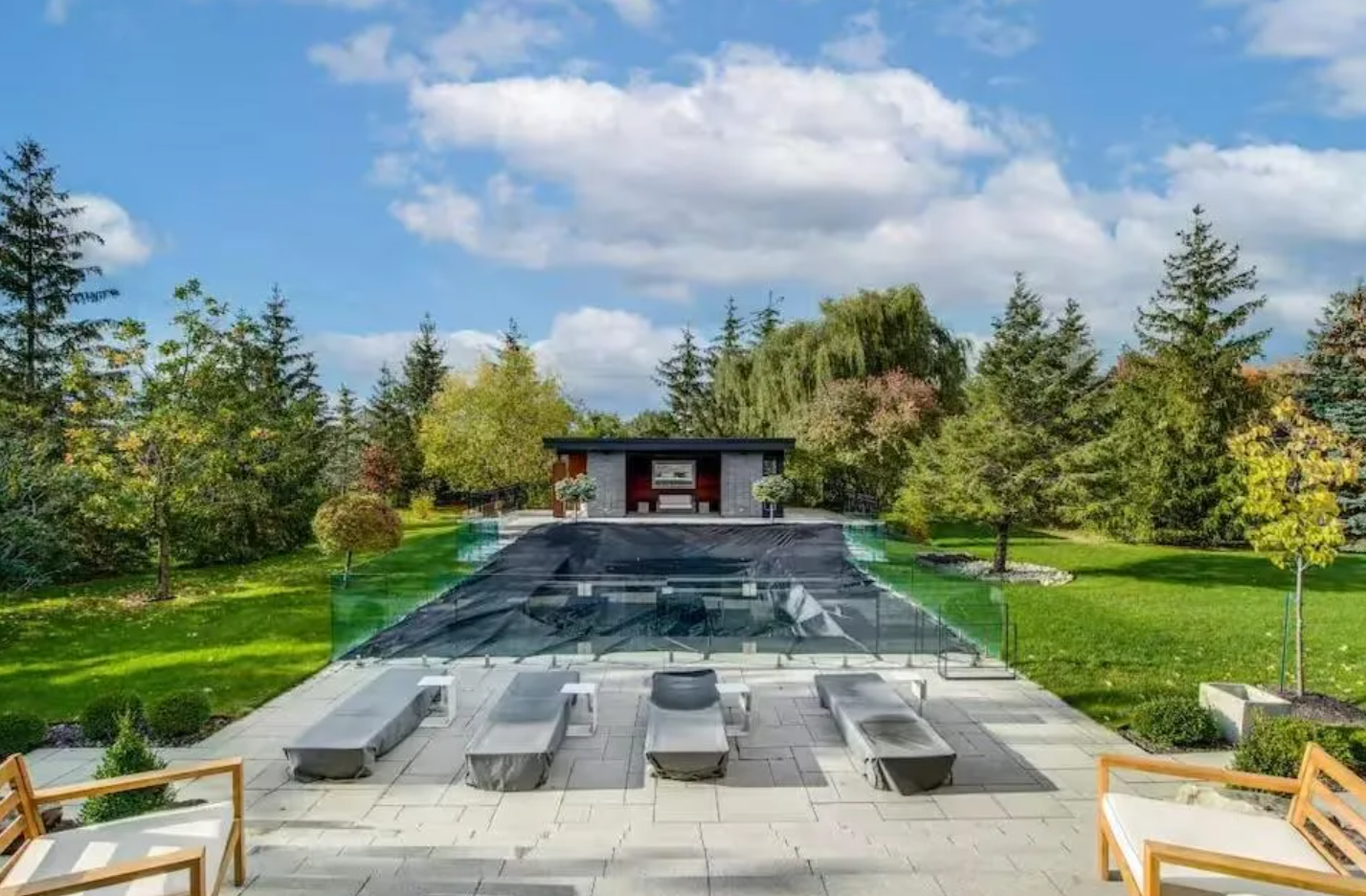 Capture decran 2025 03 29 133318 Découvrez la somptueuse maison où vivaient Véronique Cloutier et Louis Morissette à Boucherville