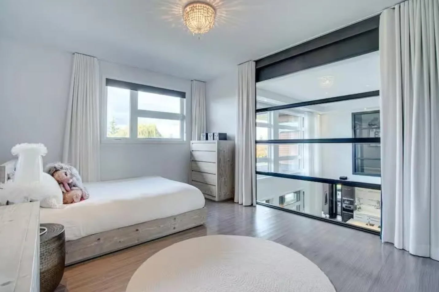 Capture decran 2025 03 29 133339 Découvrez la somptueuse maison où vivaient Véronique Cloutier et Louis Morissette à Boucherville