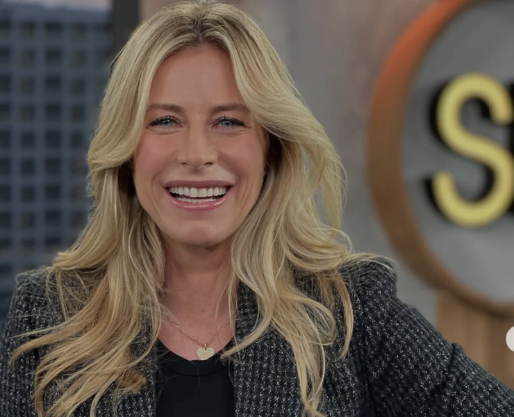 À 52 ans, Julie du Page rayonne dans une magnifique séance photo printanière 1 À 52 ans, Julie du Page rayonne dans une magnifique séance photo printanière Capture decran le 2025 03 21 a 11.47.43 e1742576116531 À 52 ans, Julie du Page rayonne dans une magnifique séance photo printanière