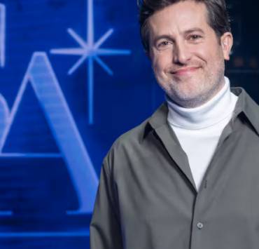 Jean-Philippe Dion met fin aux rumeurs entourant Mia et Katrine avant la finale de Star Académie 9 Jean-Philippe Dion met fin aux rumeurs entourant Mia et Katrine avant la finale de Star Académie Capture decran 2025 04 05 114418 Jean-Philippe Dion met fin aux rumeurs entourant Mia et Katrine avant la finale de Star Académie