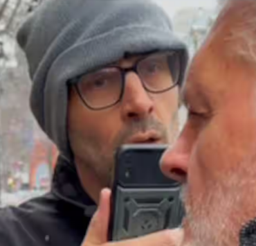 Pris à partie en pleine rue, Richard Martineau dépose plainte contre son harceleur 2 Pris à partie en pleine rue, Richard Martineau dépose plainte contre son harceleur Capture decran 2025 04 10 174116 Pris à partie en pleine rue, Richard Martineau dépose plainte contre son harceleur