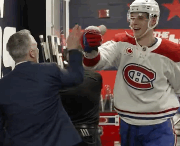 Capture decran 2025 04 17 144231 Les joueurs ont posé un geste touchant à l’endroit de Martin St. Louis après la victoire d’hier