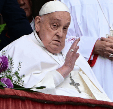 Le Vatican publie les premières photos du Pape François dans son cercueil 4 Le Vatican publie les premières photos du Pape François dans son cercueil Capture decran 2025 04 22 112639 Le Vatican publie les premières photos du Pape François dans son cercueil
