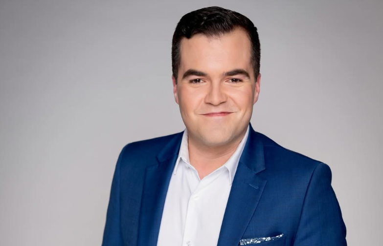 Simon Philibert quitte brièvement l’émission À vos affaires pour une mission particulière 1 Simon Philibert quitte brièvement l’émission À vos affaires pour une mission particulière Capture decran 2025 04 23 115647 Simon Philibert quitte brièvement l’émission À vos affaires pour une mission particulière