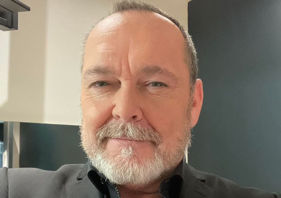 Jean-Michel Anctil subit une immense douche d’eau glacée dans sa cour, découvrez sa réaction 1 Jean-Michel Anctil subit une immense douche d’eau glacée dans sa cour, découvrez sa réaction Capture decran 2025 04 25 175340 Jean-Michel Anctil subit une immense douche d’eau glacée dans sa cour, découvrez sa réaction