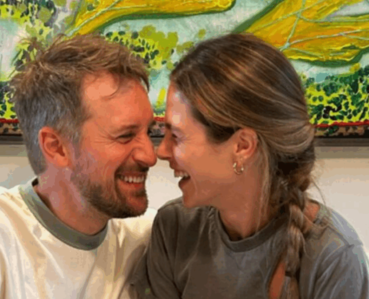 Capture decran 2025 04 27 180808 Dans leur salon, Maripier Morin capte une scène tendre entre Henri et son papa, Jean-Philippe Perras