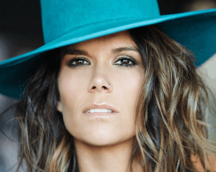 Capture decran 2025 04 30 111928 Cette chanteuse de La Voix est en couple avec cet ex-académicien et ils annoncent une grande nouvelle