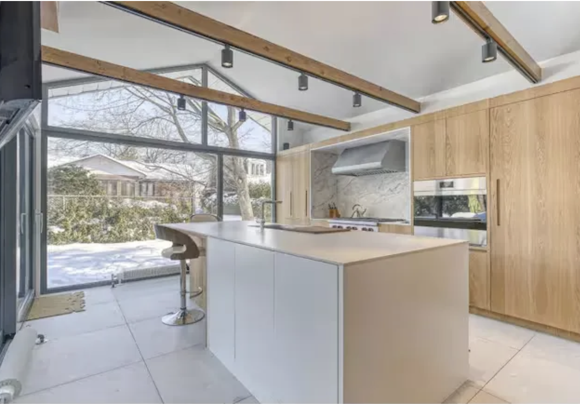 La magnifique maison que Marc Labrèche vient d'être vendue 4 La magnifique maison que Marc Labrèche vient d'être vendue Capture decran le 2025 04 01 a 10.20.08 La magnifique maison que Marc Labrèche vient d'être vendue