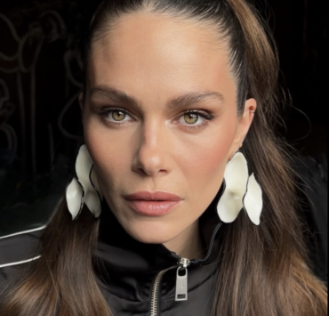 Maripier Morin dévoile un tout nouveau look et fait tourner les têtes ! 3 Maripier Morin dévoile un tout nouveau look et fait tourner les têtes ! Capture decran le 2025 04 03 a 17.11.44 e1743714777610 Maripier Morin dévoile un tout nouveau look et fait tourner les têtes !