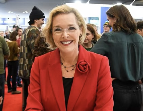 Sophie Thibault part à la retraite, et elle a une grande surprise ! 1 Sophie Thibault part à la retraite, et elle a une grande surprise ! Capture decran le 2025 04 09 a 16.58.51 e1744232371897 Sophie Thibault part à la retraite, et elle a une grande surprise !