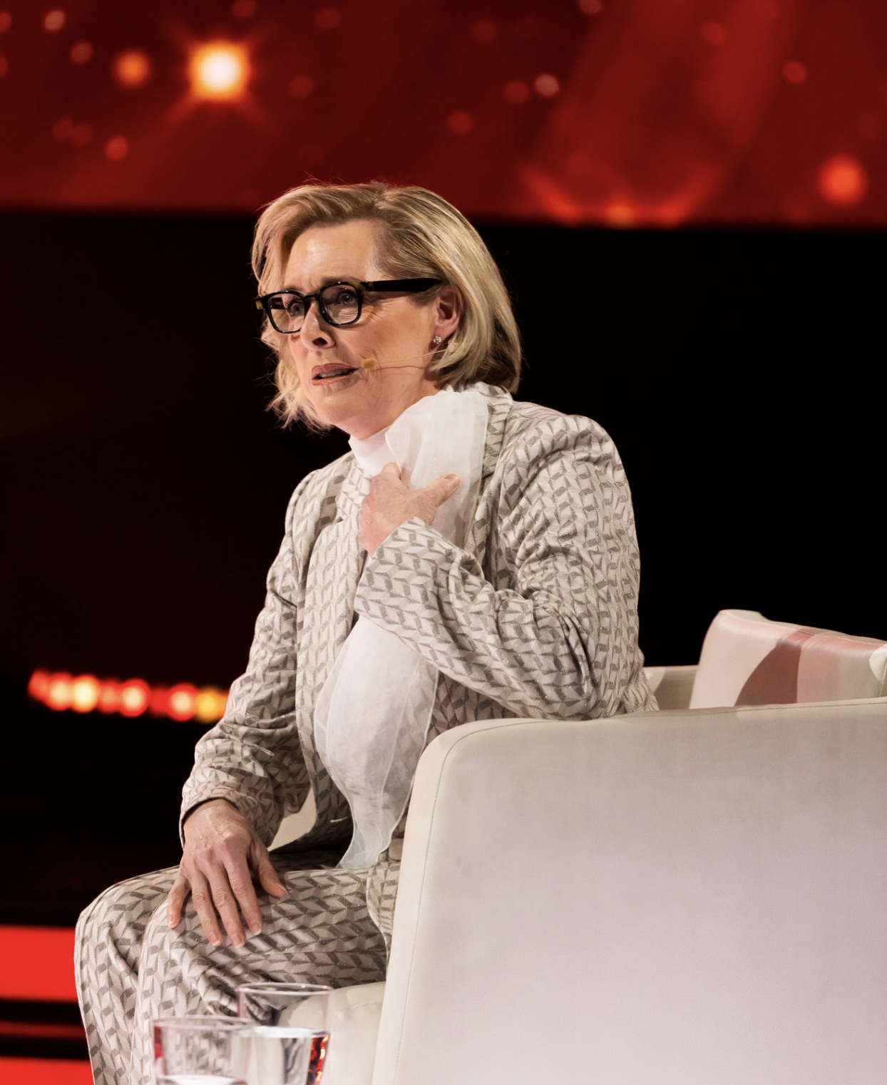 Capture decran le 2025 04 09 a 17.04.19 Sophie Thibault part à la retraite, et elle a une grande surprise !