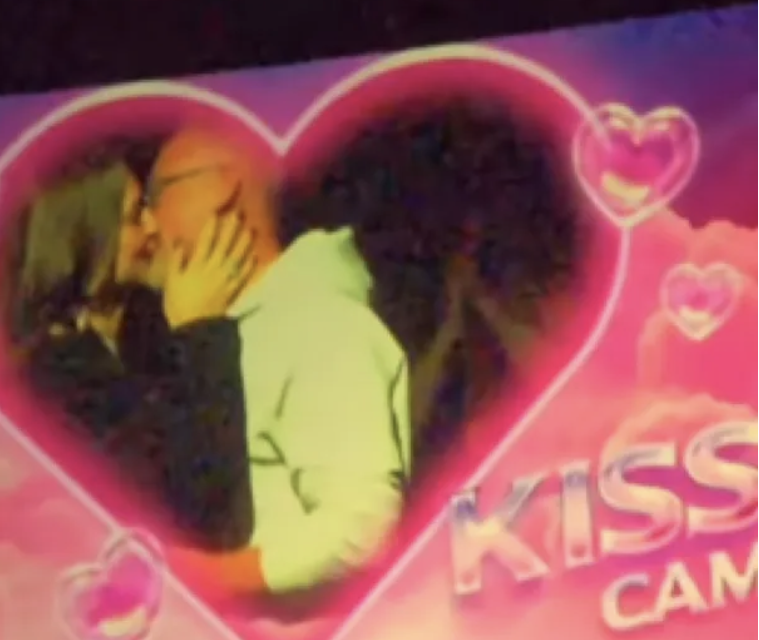 Ce couple formé à Survivor Québec fait fondre les fans avec un premier baiser en public 3 Ce couple formé à Survivor Québec fait fondre les fans avec un premier baiser en public Capture decran le 2025 04 15 a 09.17.17 Ce couple formé à Survivor Québec fait fondre les fans avec un premier baiser en public