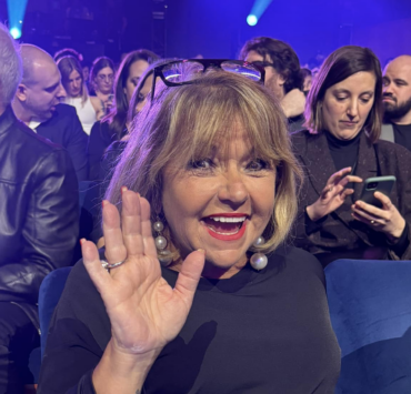 Lise Dion de retour sur scène après plus d’un an de retraite 5 Lise Dion de retour sur scène après plus d’un an de retraite Capture decran le 2025 04 15 a 11.50.40 e1744732288246 Lise Dion de retour sur scène après plus d’un an de retraite