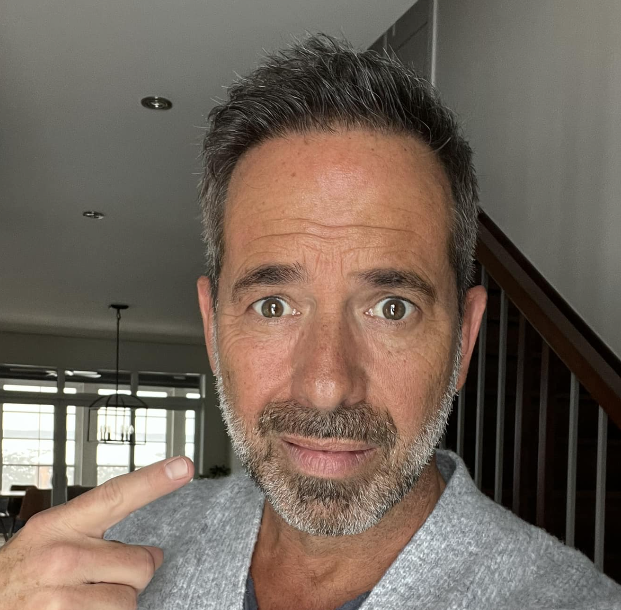 José Gaudet est de retour à la télé, après avoir quitté Ça finit bien la semaine 1 José Gaudet est de retour à la télé, après avoir quitté Ça finit bien la semaine Capture decran le 2025 04 18 a 09.45.45 e1744983996857 José Gaudet est de retour à la télé, après avoir quitté Ça finit bien la semaine