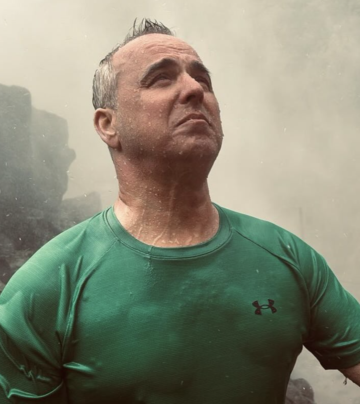 Capture decran le 2025 04 21 a 19.19.12 Impressionnante chute de Gino Chouinard captée par sa caméra de surveillance