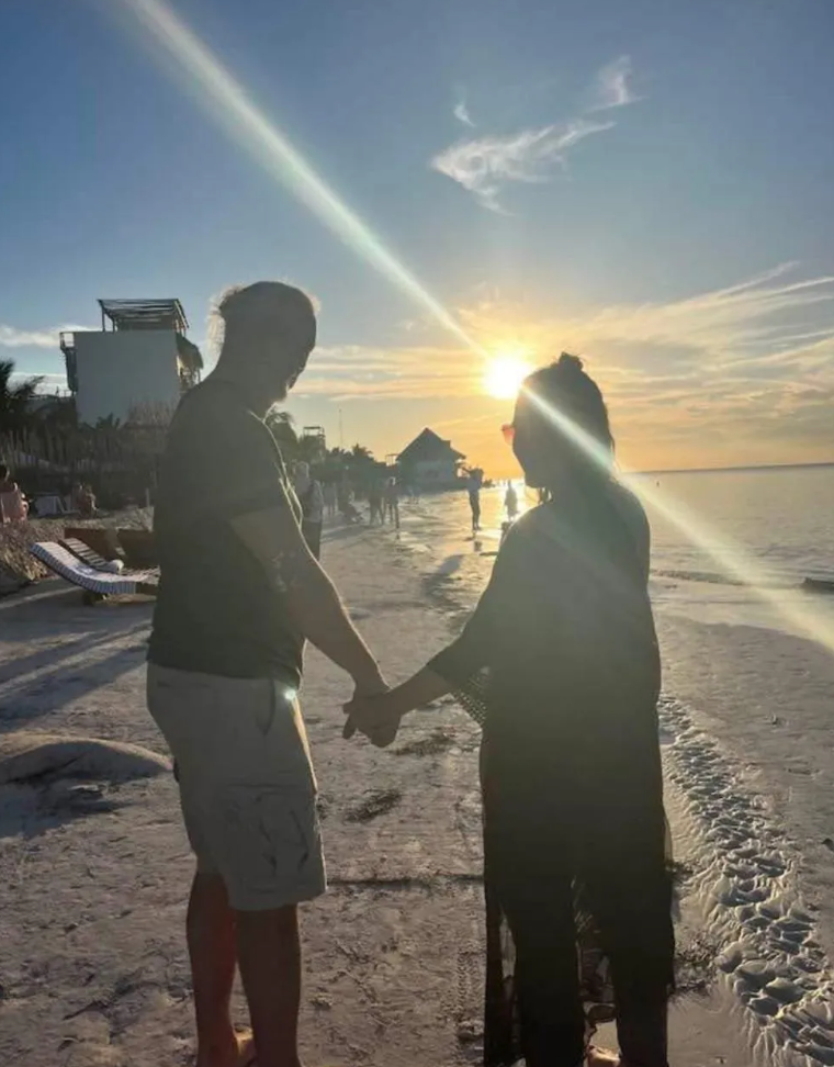 Normand D'Amour de STAT souligne 27 ans d’amour avec sa conjointe célèbre 3 Normand D'Amour de STAT souligne 27 ans d’amour avec sa conjointe célèbre Capture decran 2025 05 06 083656 1 Normand D'Amour de STAT souligne 27 ans d’amour avec sa conjointe célèbre