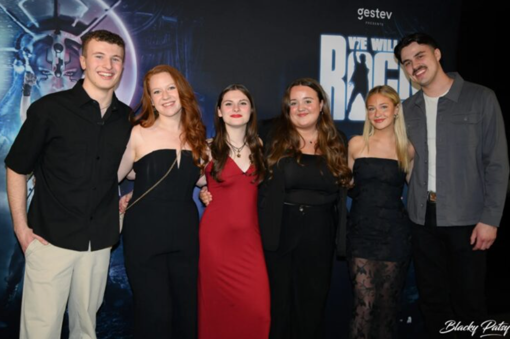 Le tout premier look de gala de Mia Tinayre fait réagir 4 Le tout premier look de gala de Mia Tinayre fait réagir Capture decran 2025 05 08 184345 Le tout premier look de gala de Mia Tinayre fait réagir