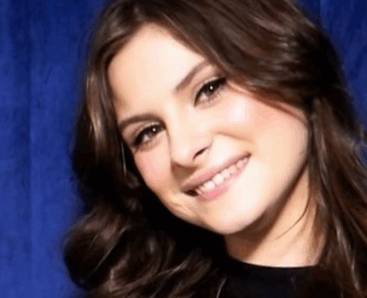 Capture decran 2025 05 08 184443 Le tout premier look de gala de Mia Tinayre fait réagir