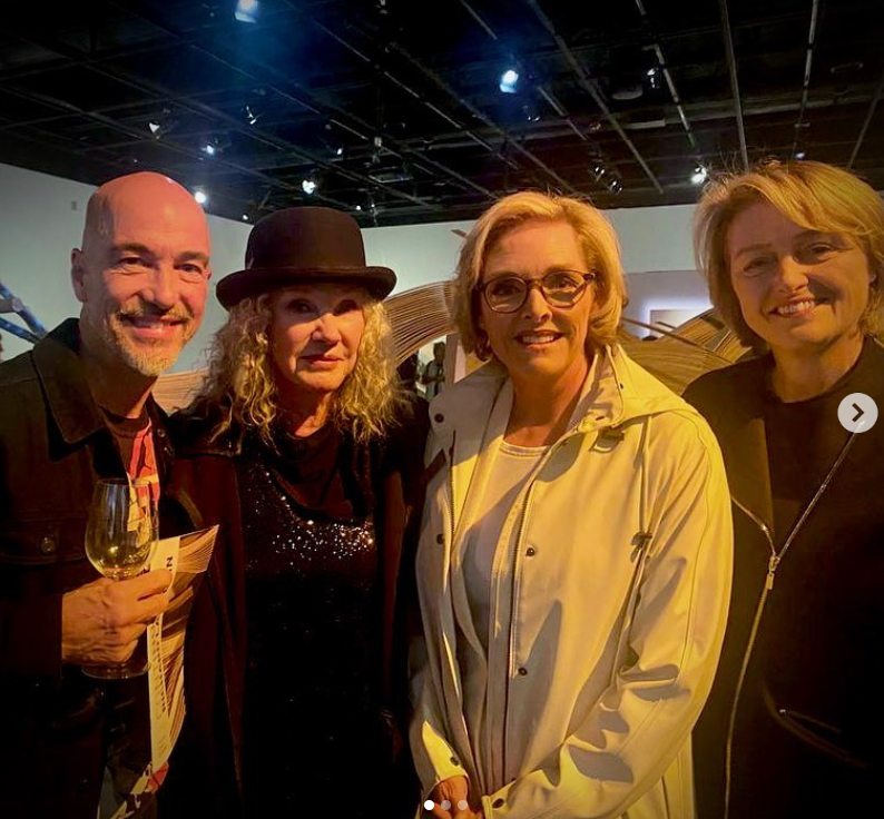 Sophie Thibault dévoile de rares photos avec sa conjointe adorée 2 Sophie Thibault dévoile de rares photos avec sa conjointe adorée Capture decran 2025 05 09 095258 Sophie Thibault dévoile de rares photos avec sa conjointe adorée