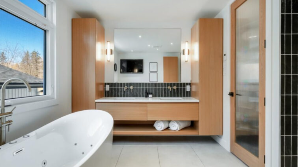 Marc Labrèche vend sa somptueuse demeure de 3 000 000 $ en Montérégie — toutes les photos ici 13 Marc Labrèche vend sa somptueuse demeure de 3 000 000 $ en Montérégie — toutes les photos ici Capture decran 2025 05 19 084353 Marc Labrèche vend sa somptueuse demeure de 3 000 000 $ en Montérégie — toutes les photos ici