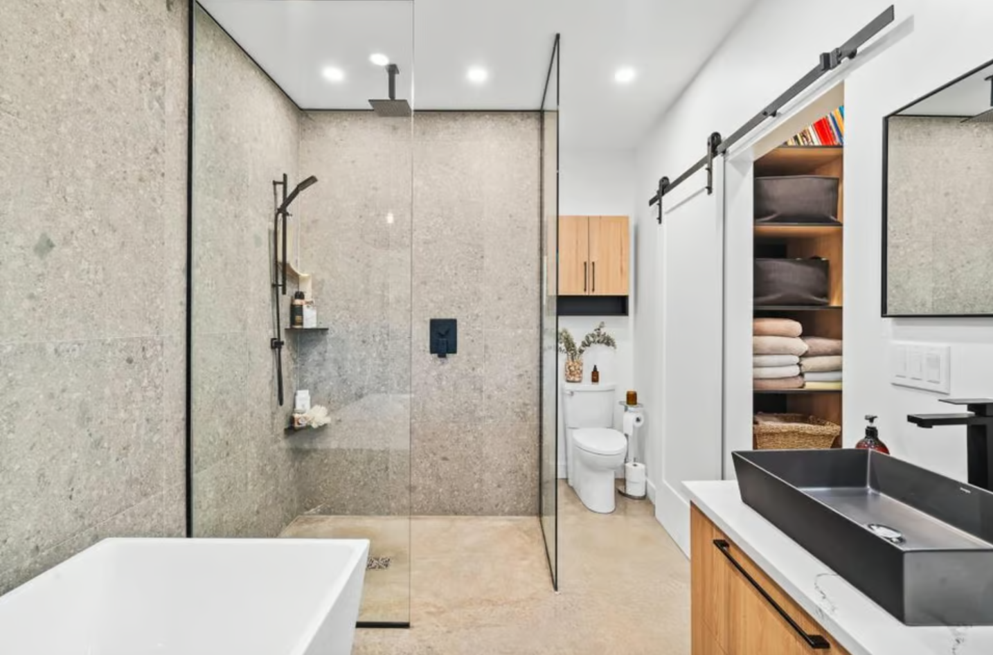 Capture decran 2025 05 20 083101 La somptueuse résidence de Stéphane Rousseau à Saint-Sauveur est à vendre