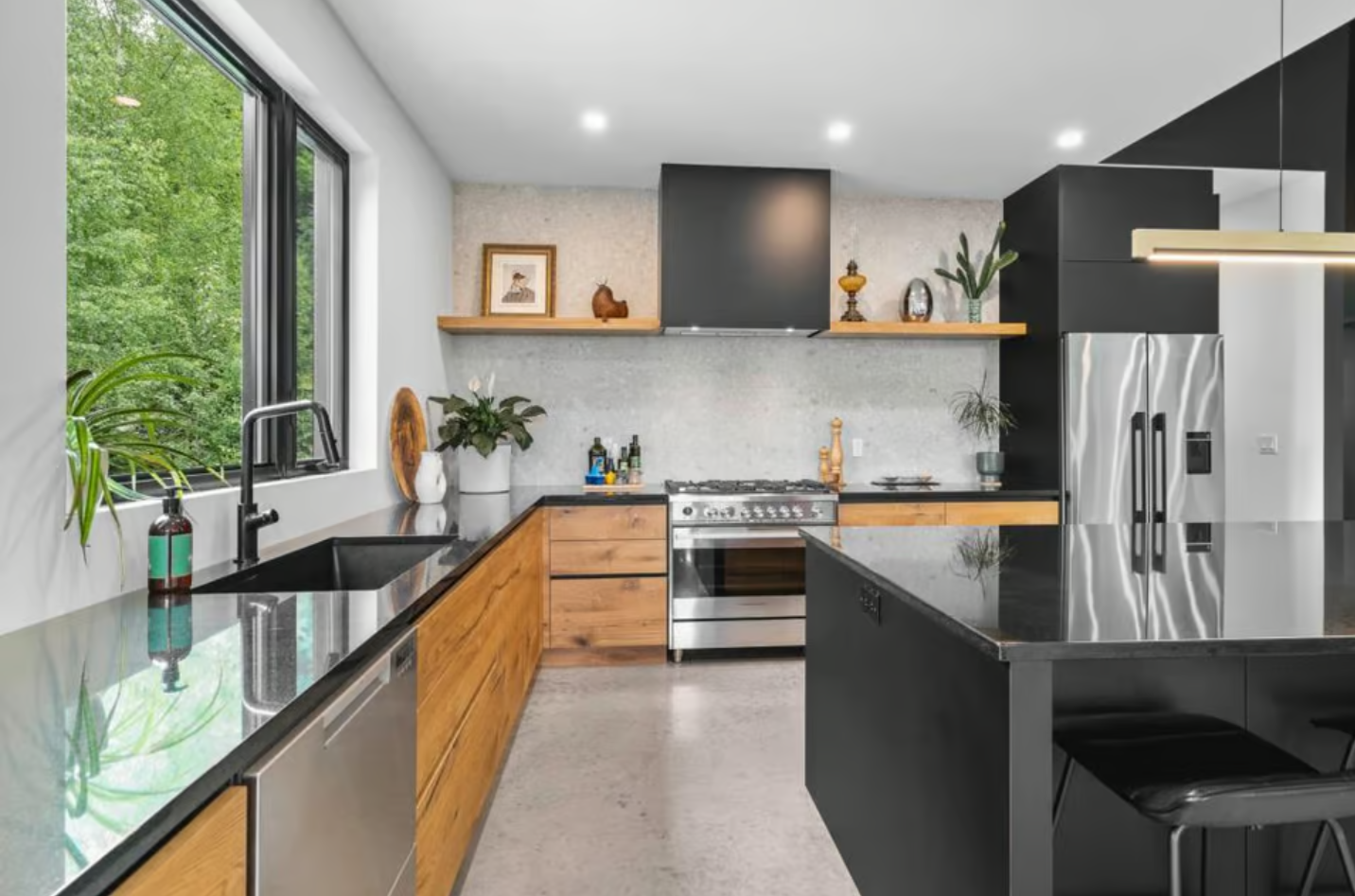 Capture decran 2025 05 20 083133 La somptueuse résidence de Stéphane Rousseau à Saint-Sauveur est à vendre