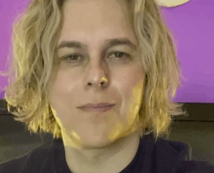 Capture decran 2025 05 26 221937 Alex Perron met son chalet en location et sa photo fait éclater de rire les internautes !