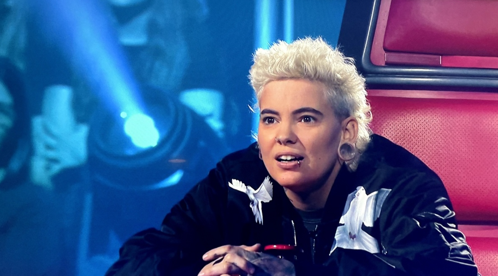 Une ex-candidate de La Voix lève le voile sur Roxane Bruneau : « Elle est là, même à 1h du matin » 1 Une ex-candidate de La Voix lève le voile sur Roxane Bruneau : « Elle est là, même à 1h du matin » Capture decran 2025 05 27 094422 Une ex-candidate de La Voix lève le voile sur Roxane Bruneau : « Elle est là, même à 1h du matin »
