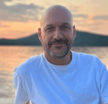 Martin Matte comme vous ne l’avez jamais vu : son look dans Vitrerie Joyal fait réagir 2 Martin Matte comme vous ne l’avez jamais vu : son look dans Vitrerie Joyal fait réagir Capture decran 2025 05 31 091111 Martin Matte comme vous ne l’avez jamais vu : son look dans Vitrerie Joyal fait réagir