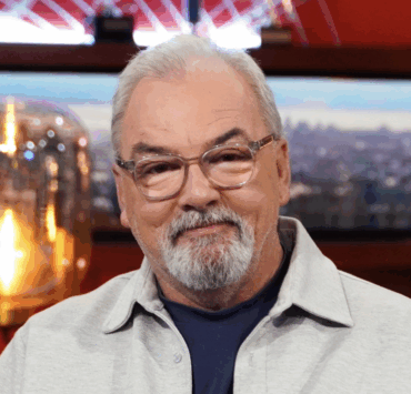 Le fils de Gildor Roy s'affiche en couple et fait réagir les internautes ! 3 Le fils de Gildor Roy s'affiche en couple et fait réagir les internautes ! Capture decran le 2025 05 21 a 08.12.33 e1747829827192 Le fils de Gildor Roy s'affiche en couple et fait réagir les internautes !