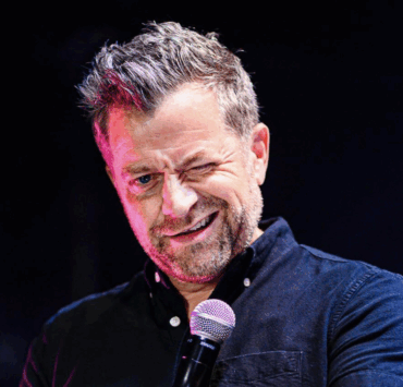 Capture decran le 2025 05 23 a 07.56.21 e1748002432949 Patrick Groulx fait une première apparition marquante avec sa célèbre amoureuse