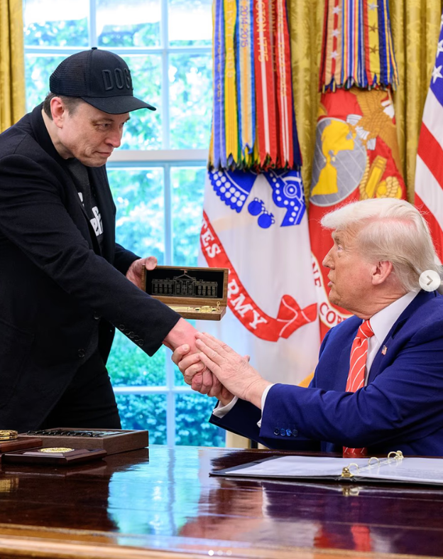 Elon Musk lâche une « bombe » sur Donald Trump : il l’accuse d’être lié aux dossiers Epstein 2 Elon Musk lâche une « bombe » sur Donald Trump : il l’accuse d’être lié aux dossiers Epstein Capture decran 2025 06 05 235655 Elon Musk lâche une « bombe » sur Donald Trump : il l’accuse d’être lié aux dossiers Epstein