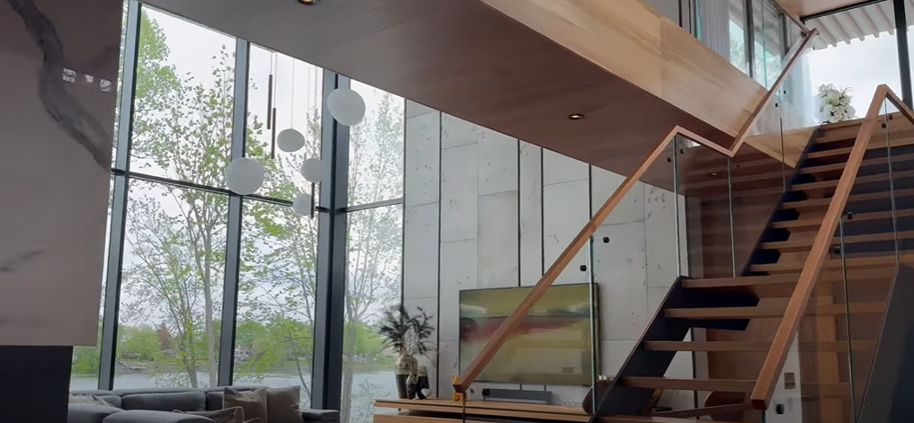 Capture decran 2025 06 06 150801 Tu ne croiras jamais dans quelle maison vit Marc-Antoine de Star Académie