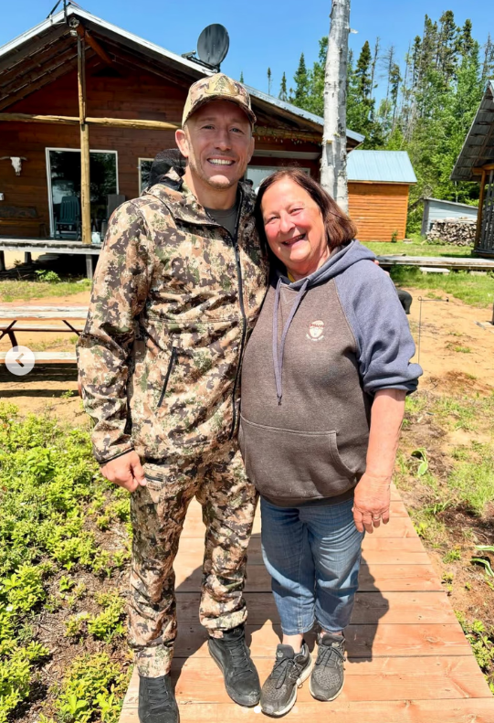 Georges St-Pierre déclenche une tempête après avoir partagé une photo de chasse à l’ours 4 Georges St-Pierre déclenche une tempête après avoir partagé une photo de chasse à l’ours Capture decran 2025 06 18 071432 Georges St-Pierre déclenche une tempête après avoir partagé une photo de chasse à l’ours