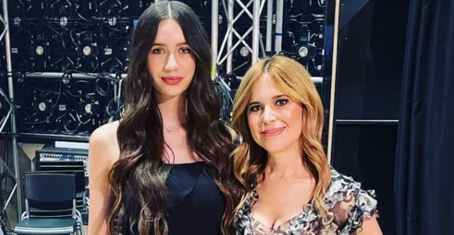 Romy Péladeau Snyder éblouit sur le tapis rouge : Julie Snyder partage fièrement les photos de sa fille 1 Romy Péladeau Snyder éblouit sur le tapis rouge : Julie Snyder partage fièrement les photos de sa fille Capture decran 2025 06 21 122251 Romy Péladeau Snyder éblouit sur le tapis rouge : Julie Snyder partage fièrement les photos de sa fille