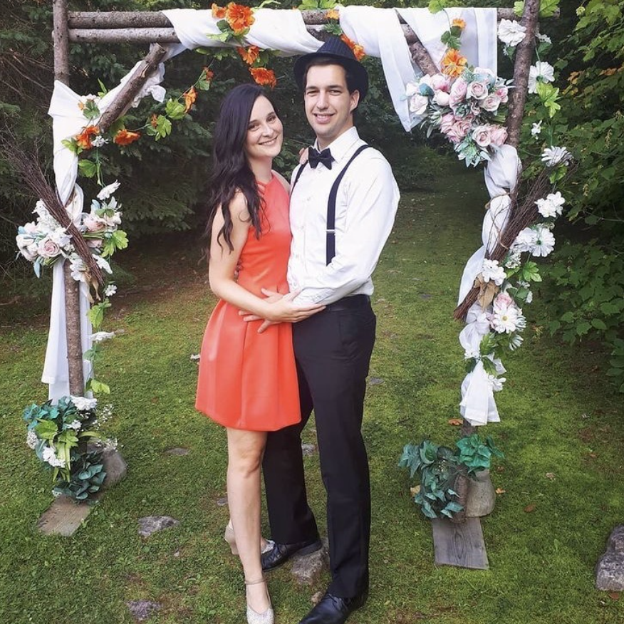 Capture decran 2025 06 30 052745 La fille de René Simard rayonne dans une robe sublime au mariage de son cousin