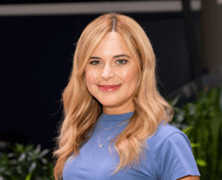 Capture decran 2025 06 30 054559 Julie Snyder partage de rares photos de son fils Thomas à son retour de Chine