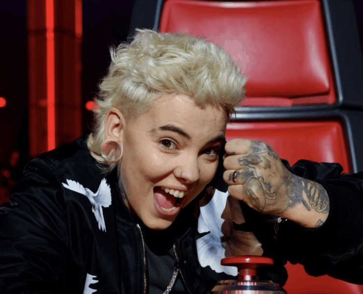 Capture decran le 2025 06 10 a 11.42.41 e1749570217681 Controverse autour de Roxane Bruneau : son retour à La Voix fait jaser