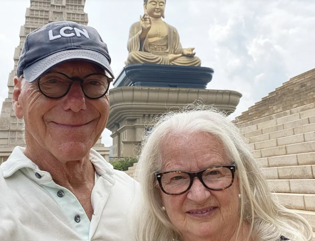 Une destination marquée par le deuil : Pierre Bruneau et sa conjointe rendent hommage à Charles 2 Une destination marquée par le deuil : Pierre Bruneau et sa conjointe rendent hommage à Charles Capture decran le 2025 06 17 a 17.24.23 Une destination marquée par le deuil : Pierre Bruneau et sa conjointe rendent hommage à Charles