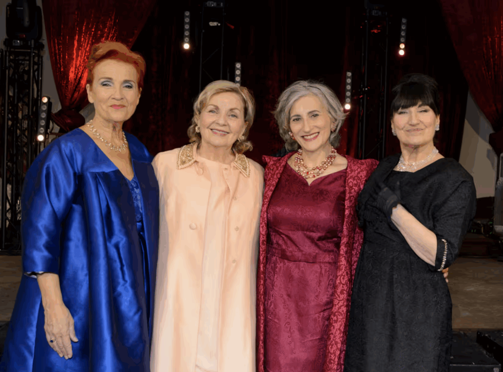 Une deuxième chanteuse quitte le spectacle après le départ de France Castel 1 Une deuxième chanteuse quitte le spectacle après le départ de France Castel Capture decran le 2025 06 18 a 10.33.59 e1750257305557 Une deuxième chanteuse quitte le spectacle après le départ de France Castel