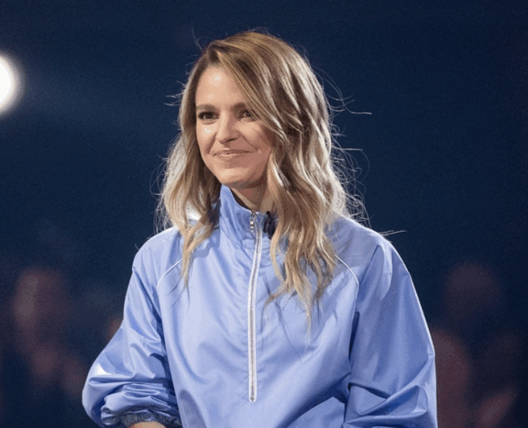 Capture decran le 2025 06 19 a 09.29.24 e1750339817726 Enceinte de son 3e enfant, Sarah-Jeanne Labrosse dévoile une photo touchante avec son conjoint connu