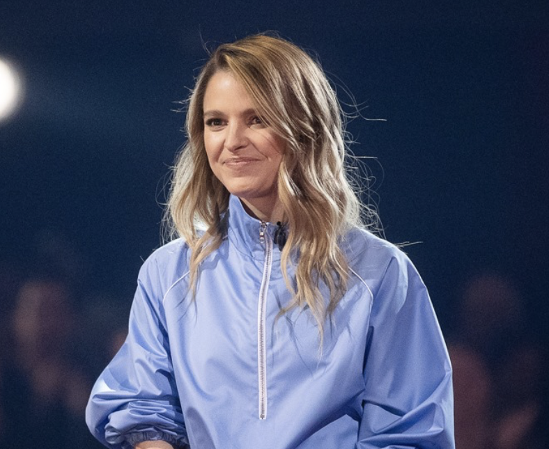 Enceinte de son 3e enfant, Sarah-Jeanne Labrosse dévoile une photo touchante avec son conjoint connu 1 Enceinte de son 3e enfant, Sarah-Jeanne Labrosse dévoile une photo touchante avec son conjoint connu Capture decran le 2025 06 19 a 09.29.24 e1750339817726 Enceinte de son 3e enfant, Sarah-Jeanne Labrosse dévoile une photo touchante avec son conjoint connu