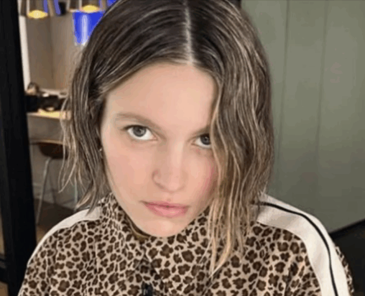 Sarah-Jeanne Labrosse fait monter la température avec sa piscine de rêve 9 Sarah-Jeanne Labrosse fait monter la température avec sa piscine de rêve Capture decran le 2025 06 23 a 13.00.40 e1750698089659 Sarah-Jeanne Labrosse fait monter la température avec sa piscine de rêve