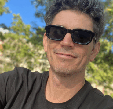 À 54 ans, Sébastien Delorme s’affiche en voyage aux côtés de sa compagne de 24 ans 3 À 54 ans, Sébastien Delorme s’affiche en voyage aux côtés de sa compagne de 24 ans Capture decran le 2025 06 24 a 11.25.42 e1750778873853 À 54 ans, Sébastien Delorme s’affiche en voyage aux côtés de sa compagne de 24 ans