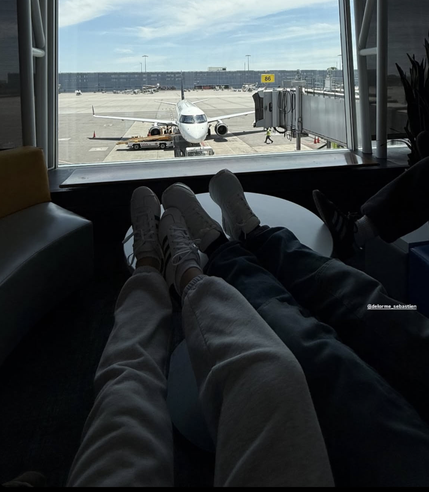 Capture decran le 2025 06 24 a 11.28.55 À 54 ans, Sébastien Delorme s’affiche en voyage aux côtés de sa compagne de 24 ans