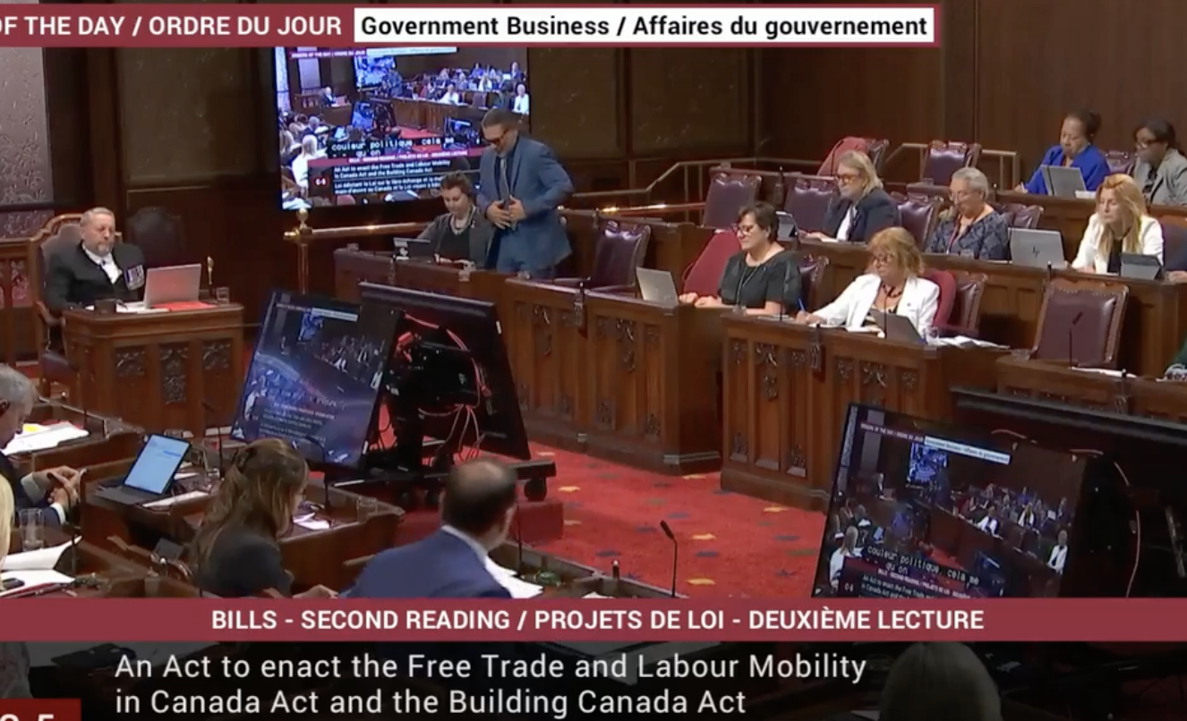 Le sénateur Patrick Brazeau s’effondre en direct lors du débat 1 Le sénateur Patrick Brazeau s’effondre en direct lors du débat Capture decran le 2025 06 26 a 09.26.16 Le sénateur Patrick Brazeau s’effondre en direct lors du débat