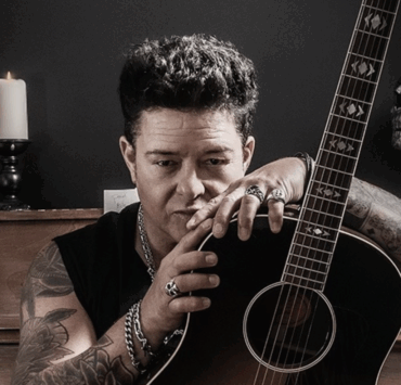 Découvrez des clichés inédits d’Éric Lapointe et de ses deux fils 4 Découvrez des clichés inédits d’Éric Lapointe et de ses deux fils Capture decran le 2025 06 27 a 12.44.08 e1751042703367 Découvrez des clichés inédits d’Éric Lapointe et de ses deux fils